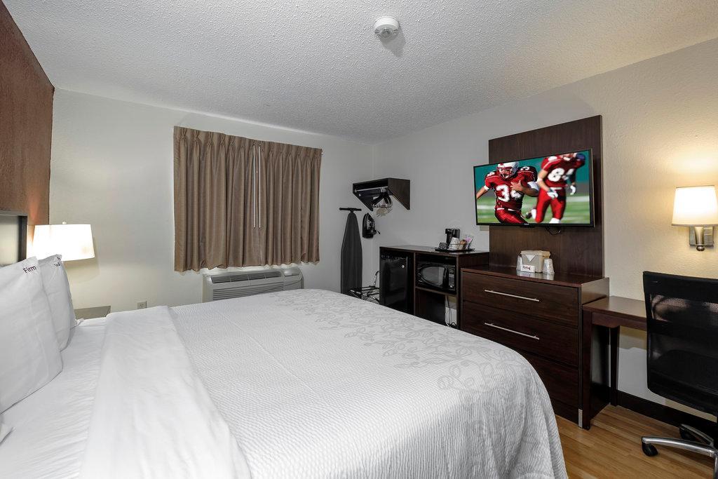 Red Roof Inn Plus+ & Suites Malone Exterior photo