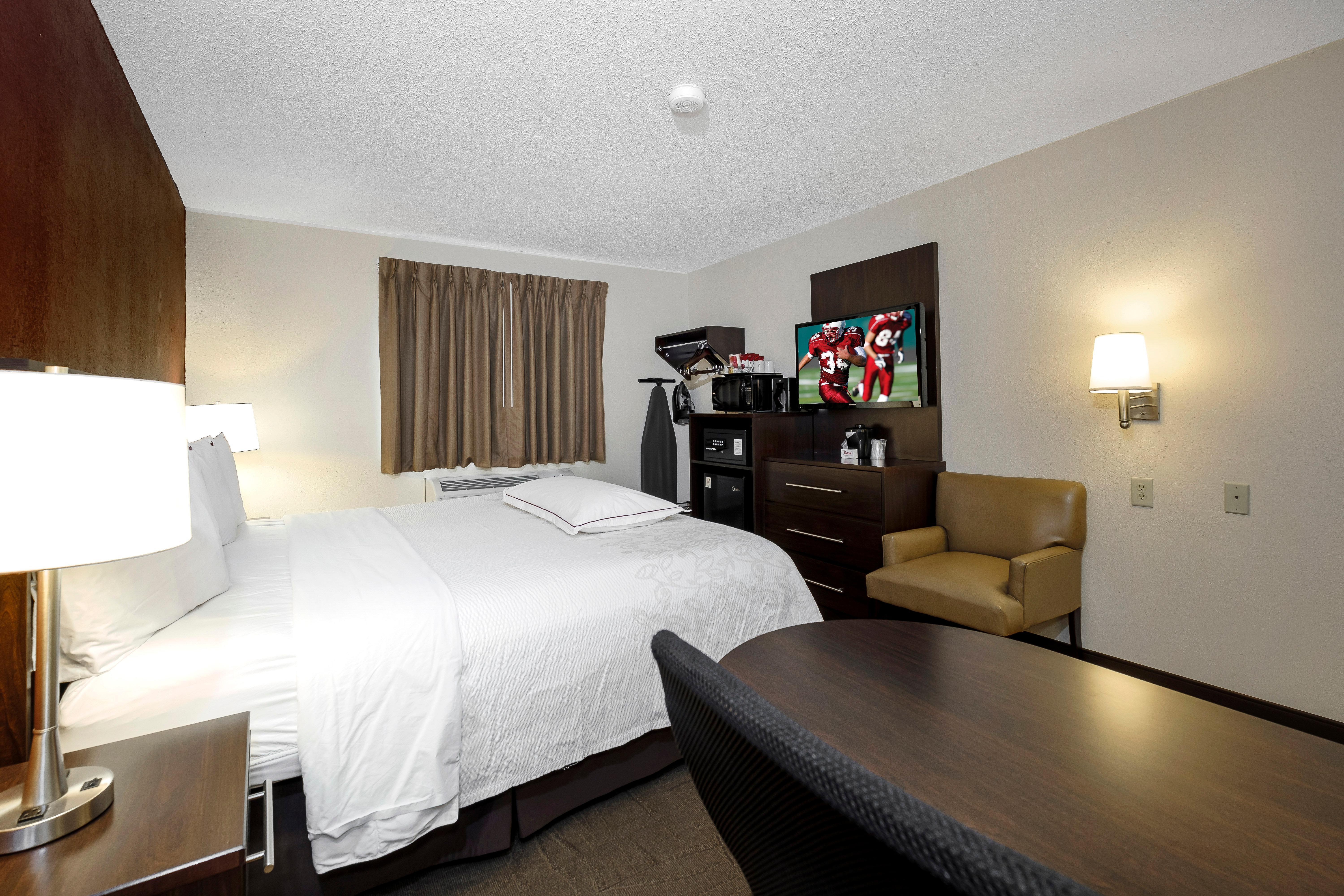 Red Roof Inn Plus+ & Suites Malone Exterior photo