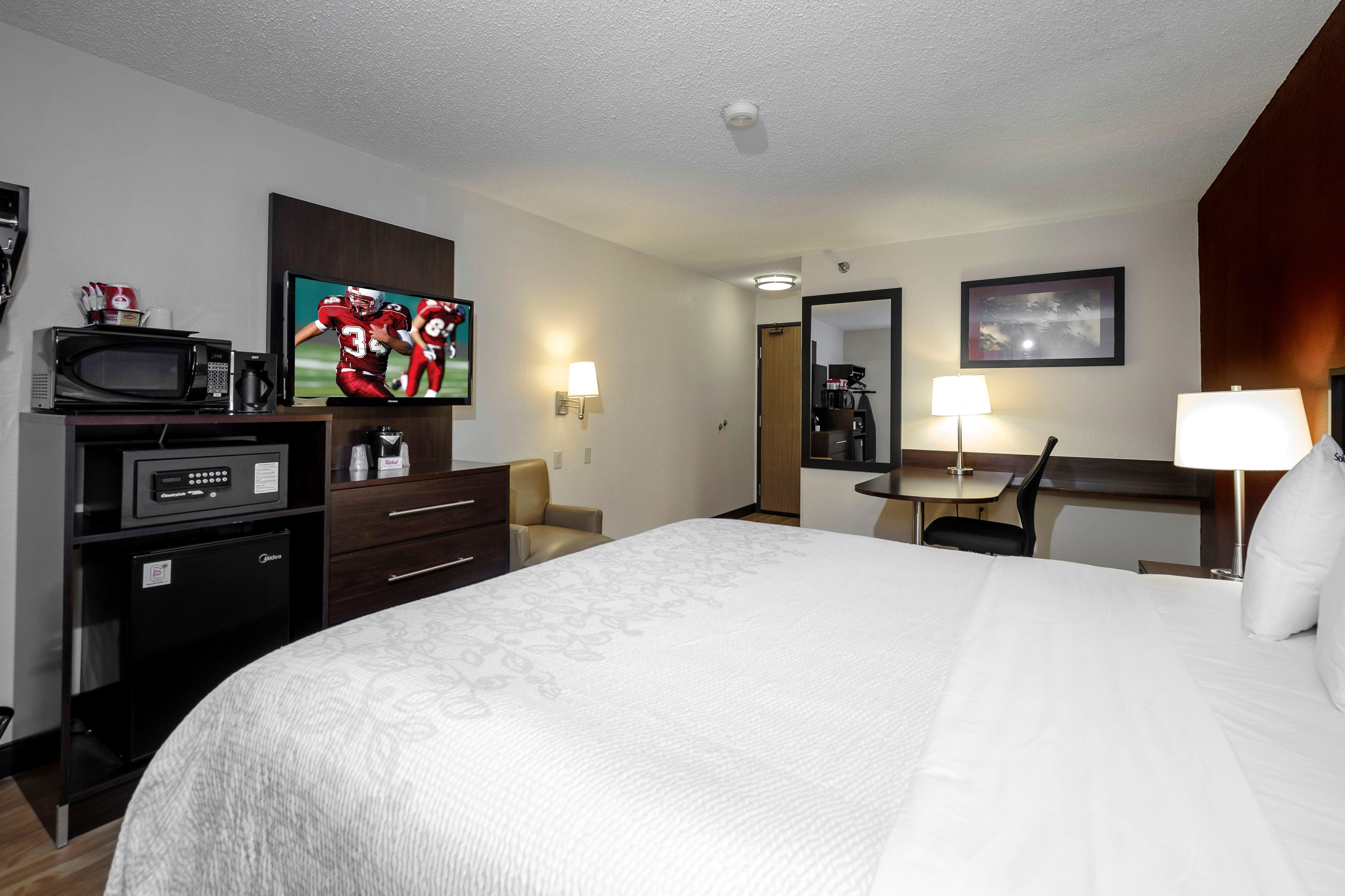 Red Roof Inn Plus+ & Suites Malone Exterior photo