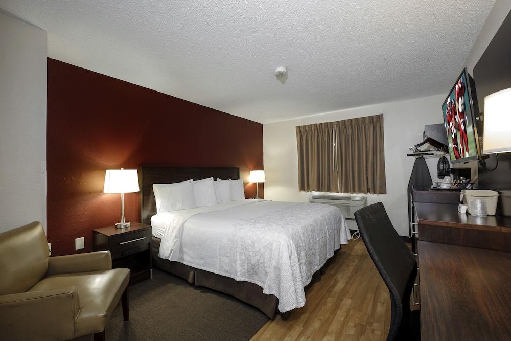Red Roof Inn Plus+ & Suites Malone Exterior photo